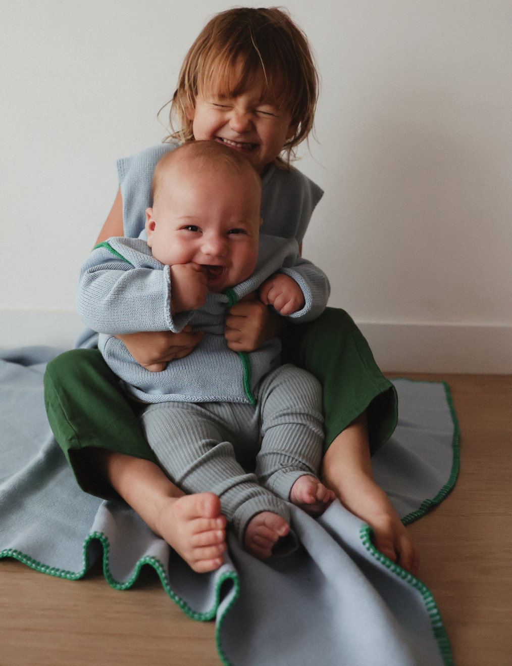 Knitted Stitch Blanket : Blue